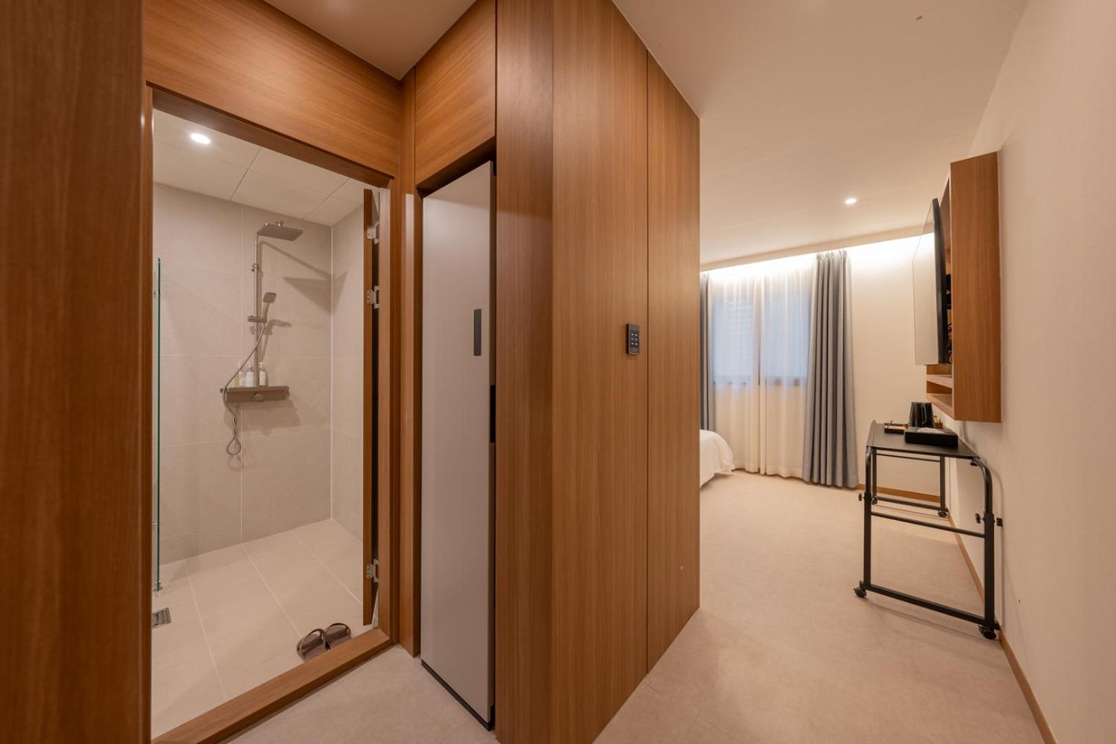 H-Avenue Hotel Munhyeon Пусан Екстериор снимка