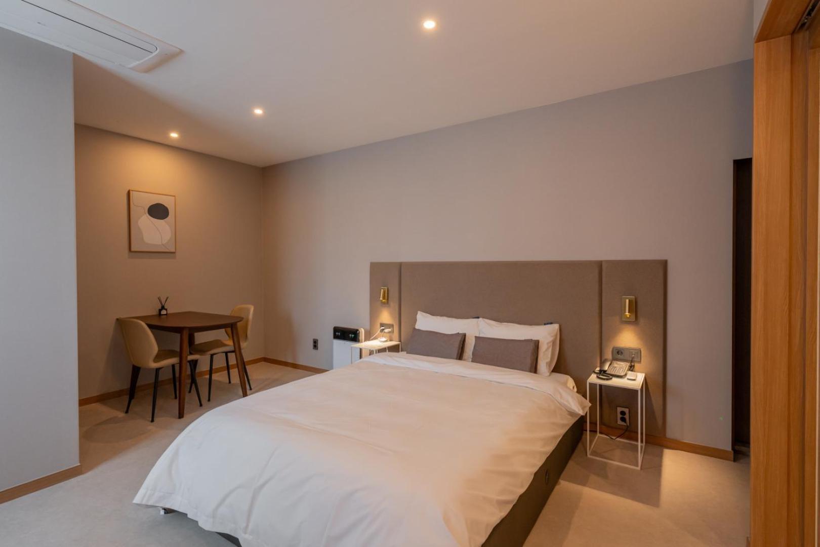 H-Avenue Hotel Munhyeon Пусан Екстериор снимка