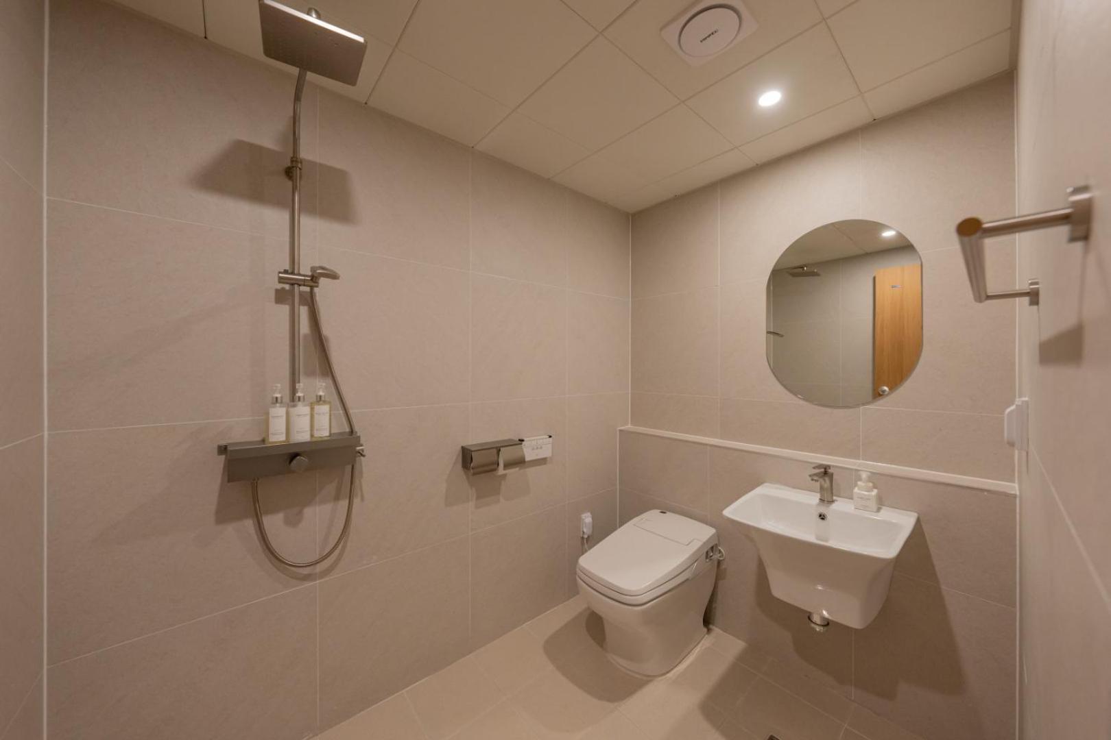 H-Avenue Hotel Munhyeon Пусан Екстериор снимка