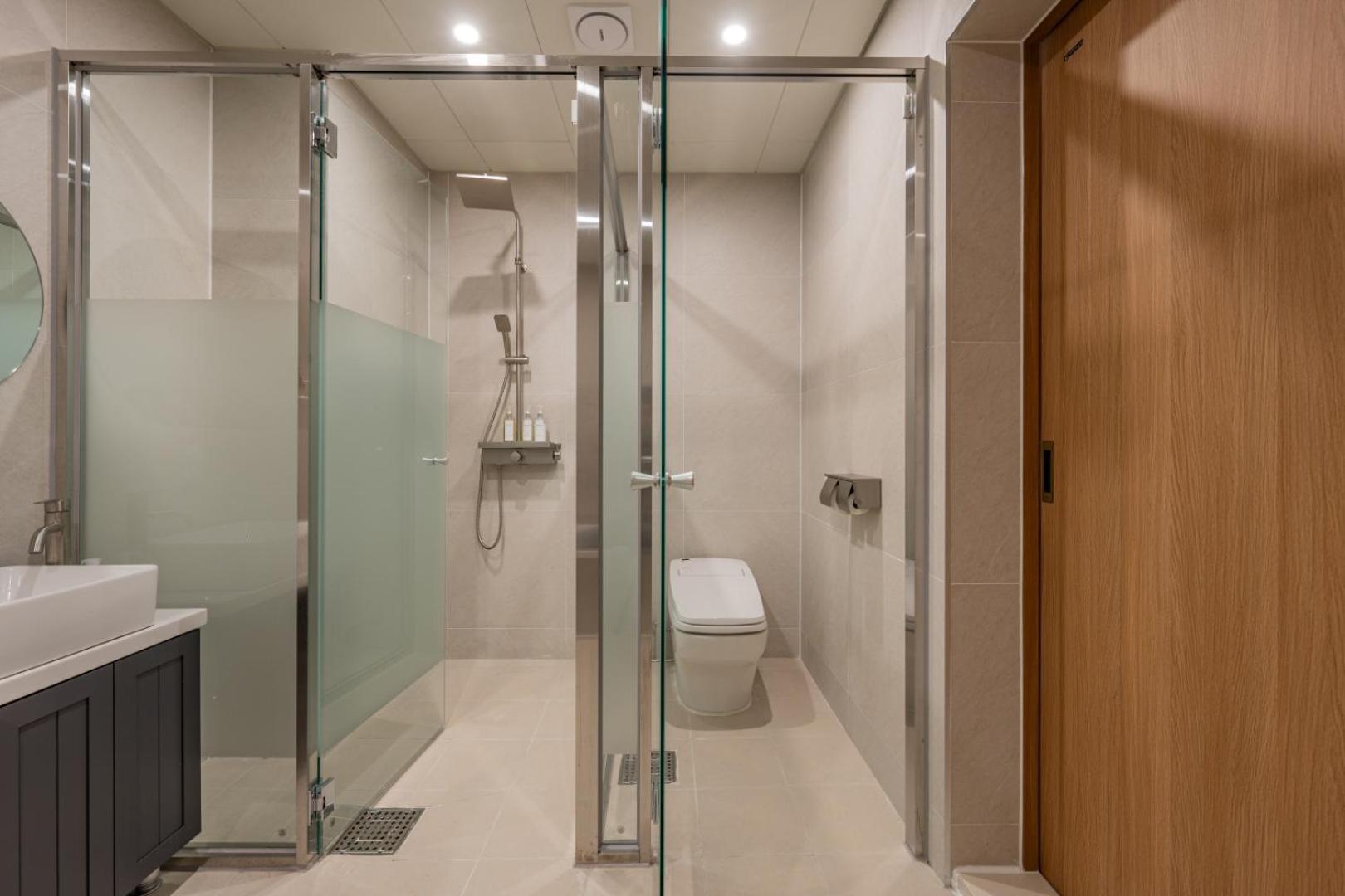H-Avenue Hotel Munhyeon Пусан Екстериор снимка
